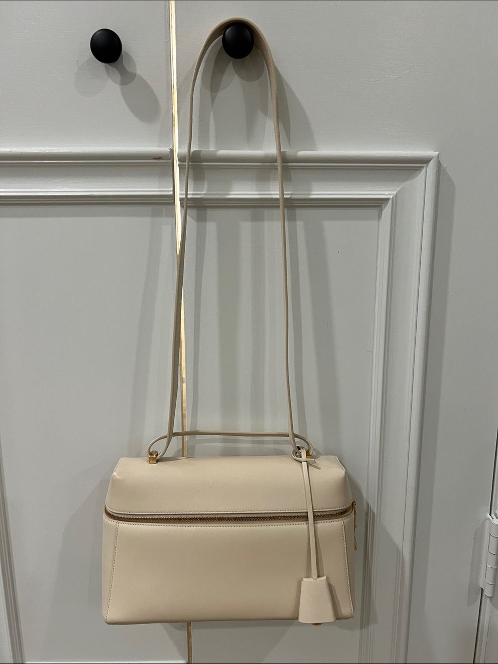 Loro Piana Cream Leather Crossbody with Gold-Tone Accent - Picture 3 of 10